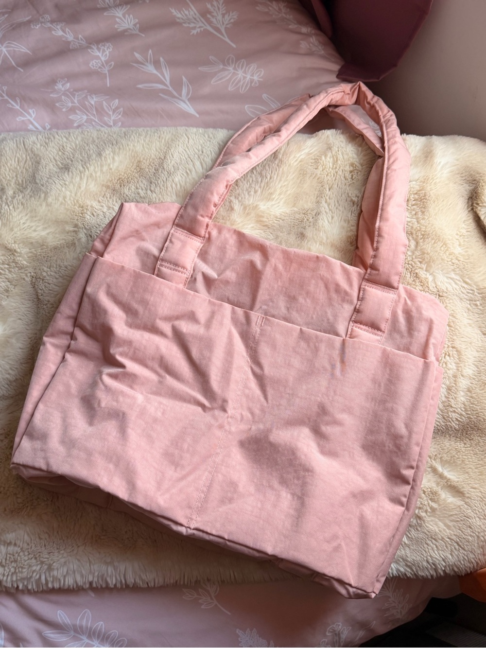 BAGGU Small Cloud Carry On in Rose Tan | UO Exclusive NWOT